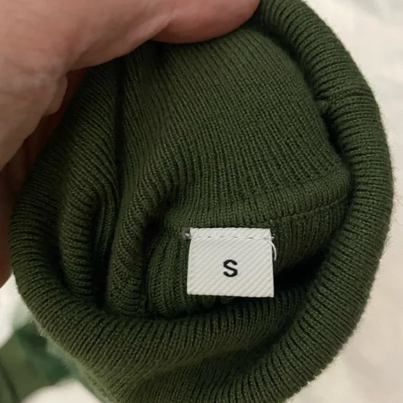 Green turtleneck sweater with tulle sleeves - Picture 7 of 10